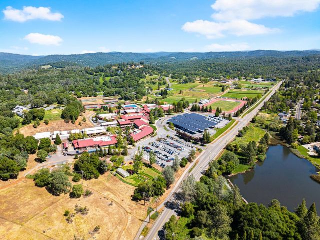 11238 Torrey Pines Dr, Auburn, CA 95602