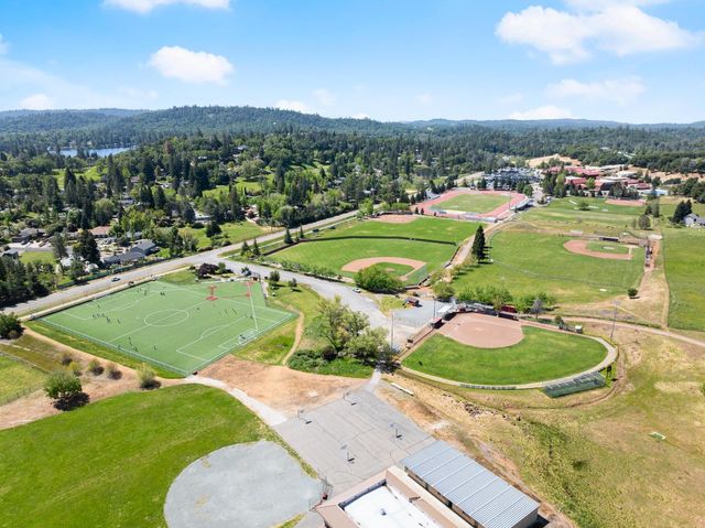 11238 Torrey Pines Dr, Auburn, CA 95602