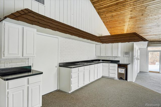 9505 E Atherton Road, Davison Township, MI 48423