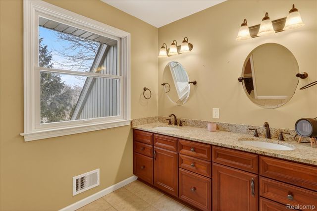 9505 E Atherton Road, Davison Township, MI 48423