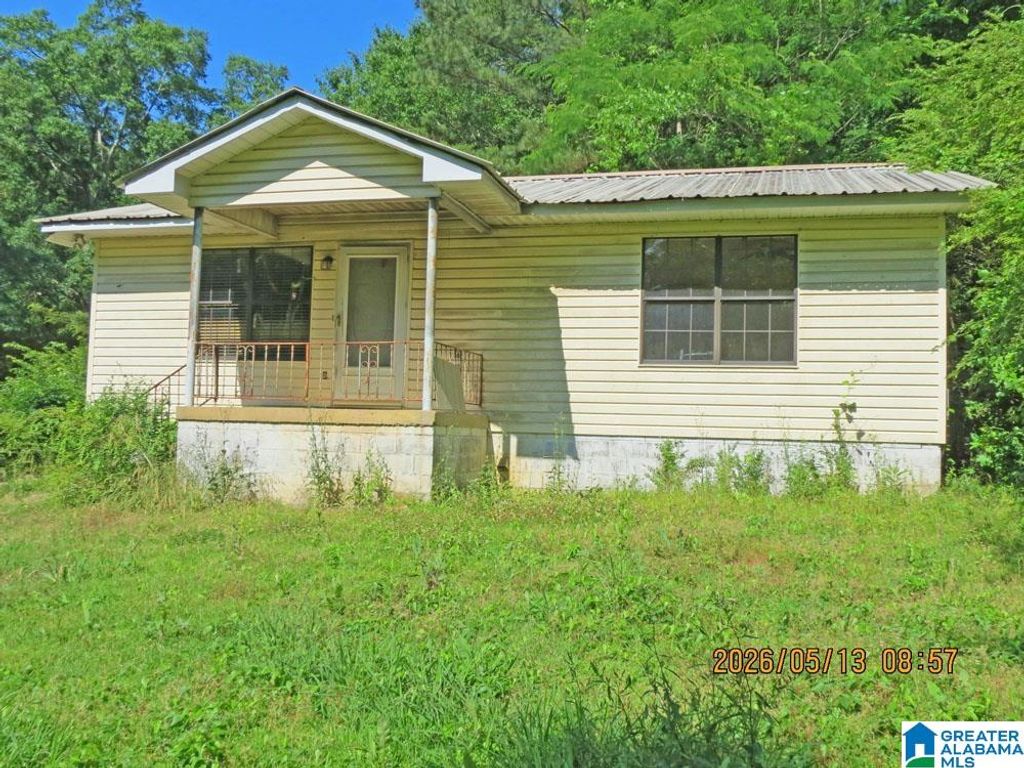 2702 VALLEY ROAD, Tarrant, AL 35217