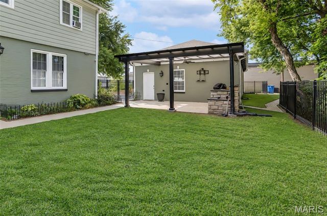 330 Alby Street, Alton, IL 62002