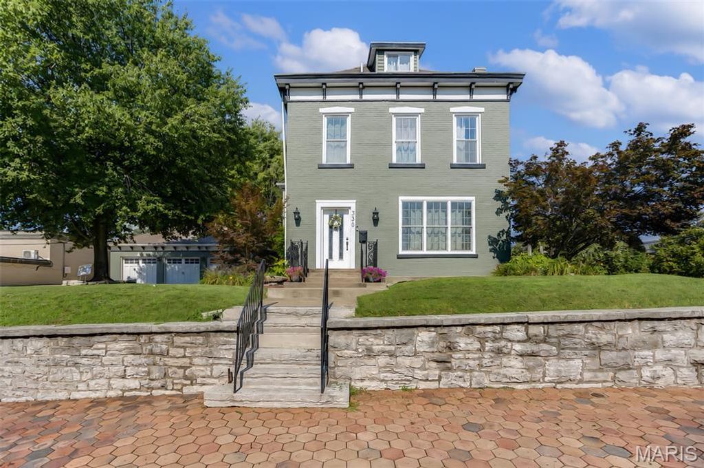 330 Alby Street, Alton, IL 62002