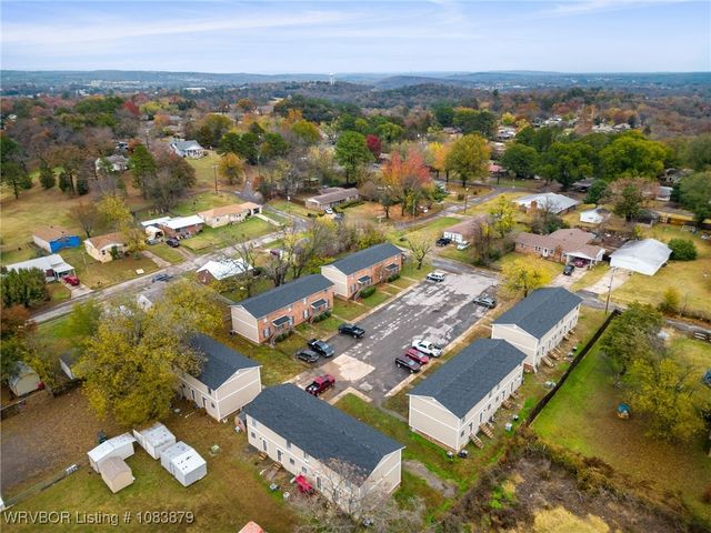 713 N 7th Street, Van Buren, AR 72956