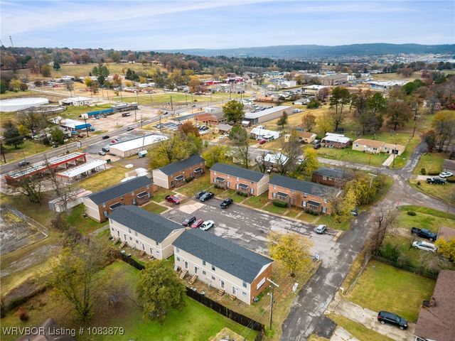 713 N 7th Street, Van Buren, AR 72956