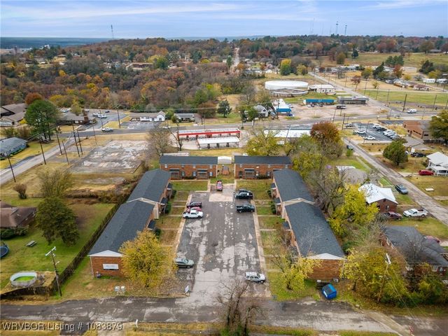 713 N 7th Street, Van Buren, AR 72956