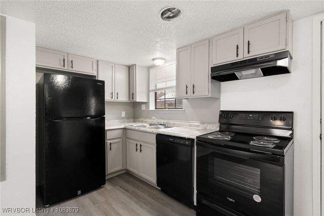 713 N 7th Street, Van Buren, AR 72956