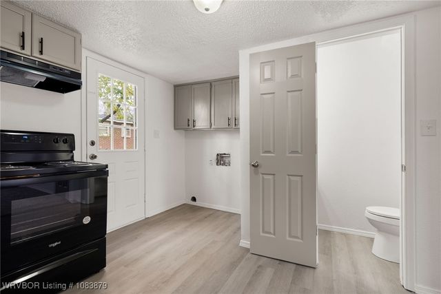 713 N 7th Street, Van Buren, AR 72956