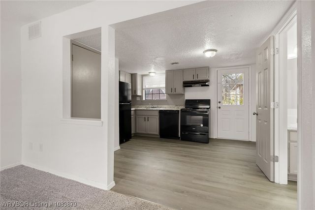 713 N 7th Street, Van Buren, AR 72956