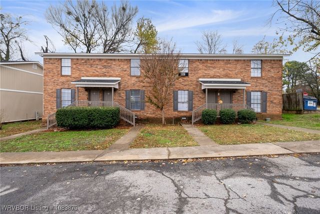 713 N 7th Street, Van Buren, AR 72956