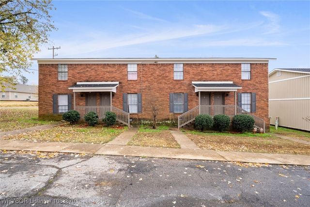 713 N 7th Street, Van Buren, AR 72956