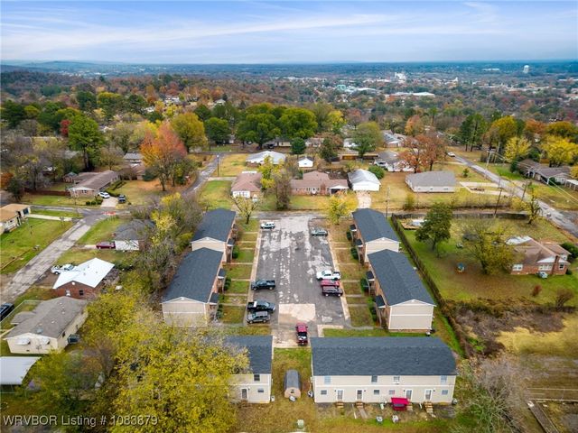 713 N 7th Street, Van Buren, AR 72956