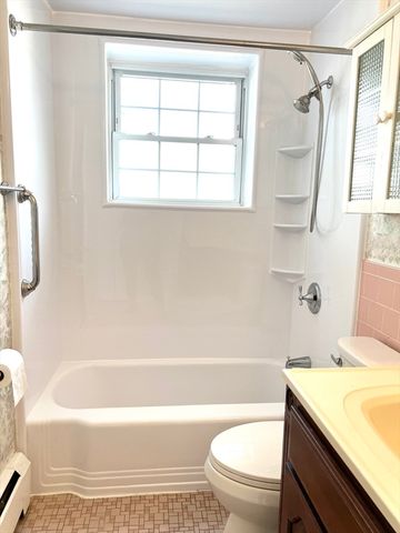 5 Woodsum Dr 5, Braintree, MA 02184