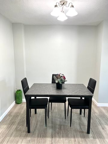 5 Woodsum Dr 5, Braintree, MA 02184