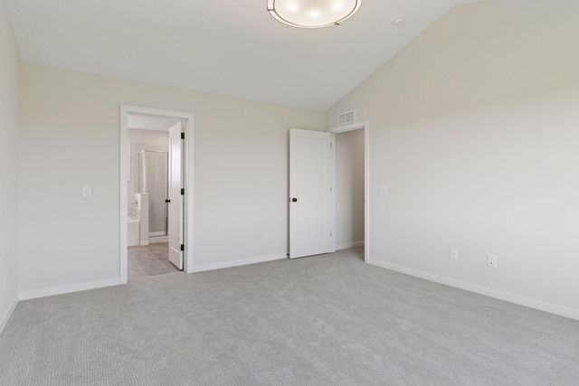 10115 Blackmoor Road, Woodbury, MN 55129