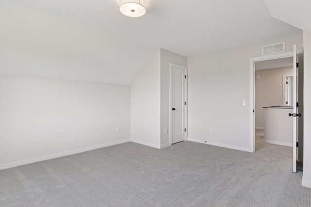 10115 Blackmoor Road, Woodbury, MN 55129