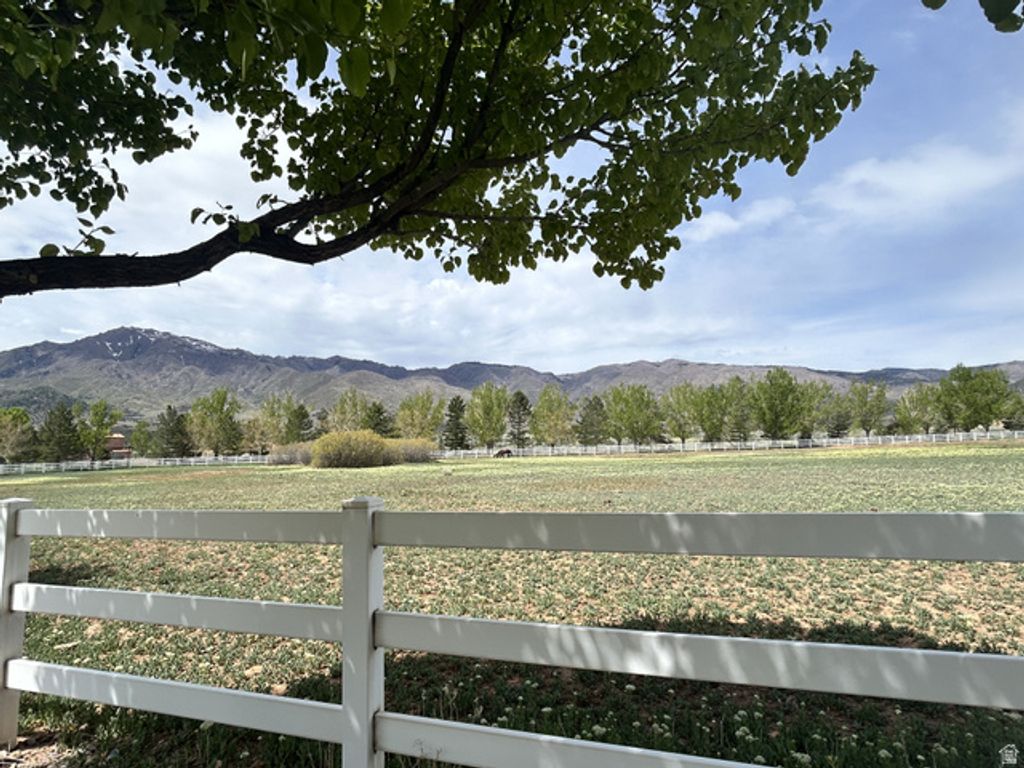 Image 17 of property listing at 622 E HIGHWAY 144 POB, New Harmony, UT 84757