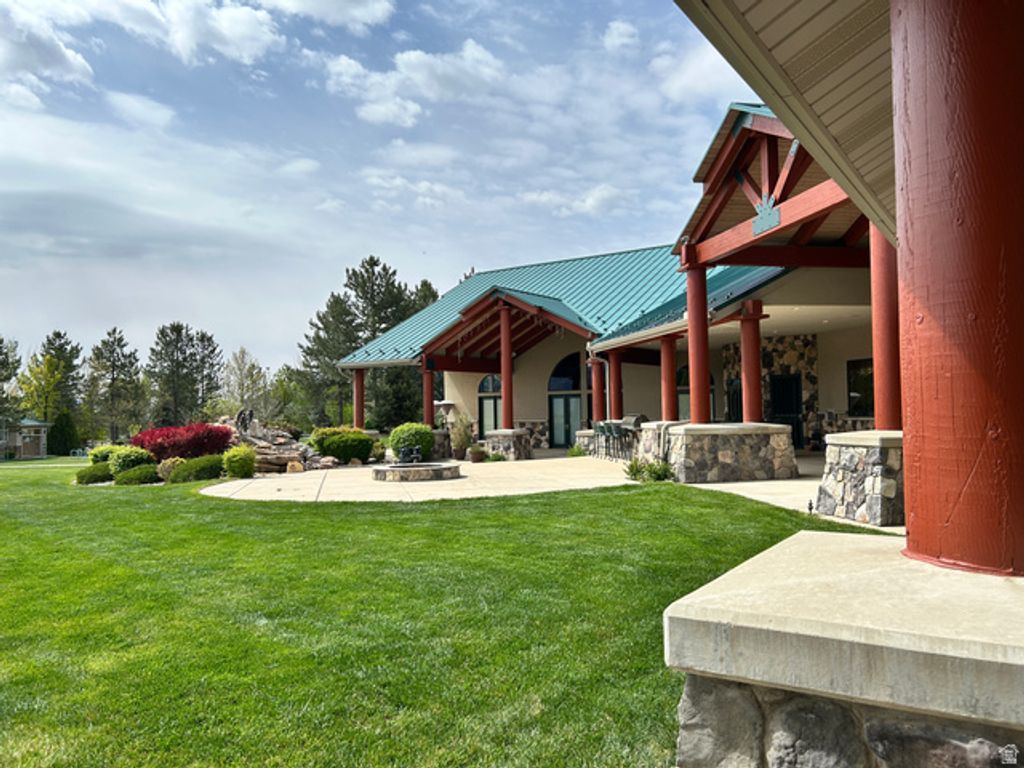 Image 10 of property listing at 622 E HIGHWAY 144 POB, New Harmony, UT 84757