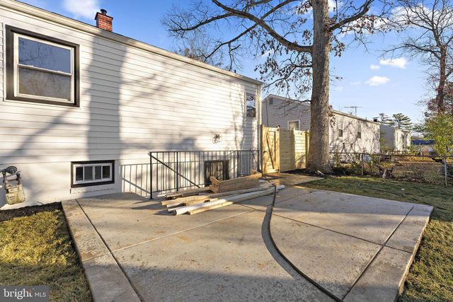 9603 WOODLAND AVE, Lanham, MD 20706