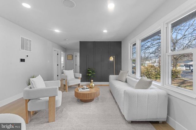 9603 WOODLAND AVE, Lanham, MD 20706