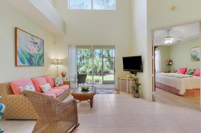 9222 Wentworth Lane, Port St. Lucie, FL 34986