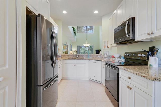 9222 Wentworth Lane, Port St. Lucie, FL 34986