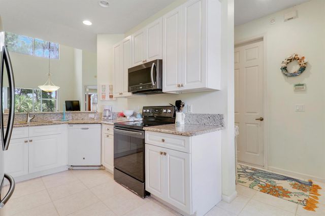 9222 Wentworth Lane, Port St. Lucie, FL 34986