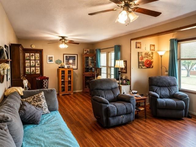 1271 Central Avenue, Newark, TX 76071
