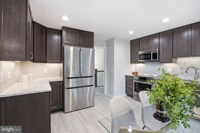 5018 PORTSMOUTH RD, Fairfax, VA 22032