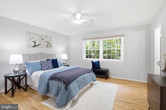 5018 PORTSMOUTH RD, Fairfax, VA 22032