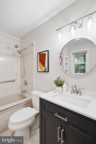 5018 PORTSMOUTH RD, Fairfax, VA 22032