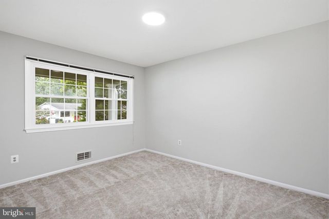 5018 PORTSMOUTH RD, Fairfax, VA 22032