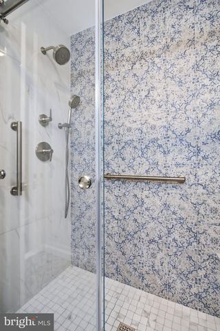 5018 PORTSMOUTH RD, Fairfax, VA 22032