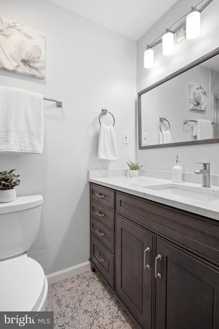 5018 PORTSMOUTH RD, Fairfax, VA 22032