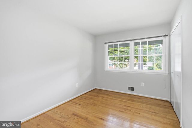 5018 PORTSMOUTH RD, Fairfax, VA 22032