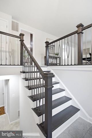 5018 PORTSMOUTH RD, Fairfax, VA 22032