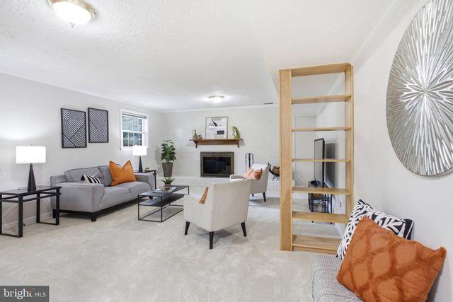 5018 PORTSMOUTH RD, Fairfax, VA 22032