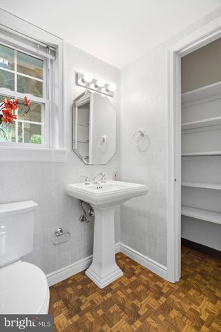 5018 PORTSMOUTH RD, Fairfax, VA 22032