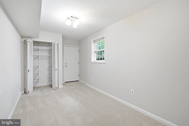 5018 PORTSMOUTH RD, Fairfax, VA 22032