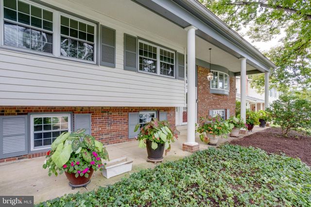 5018 PORTSMOUTH RD, Fairfax, VA 22032