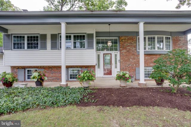 5018 PORTSMOUTH RD, Fairfax, VA 22032