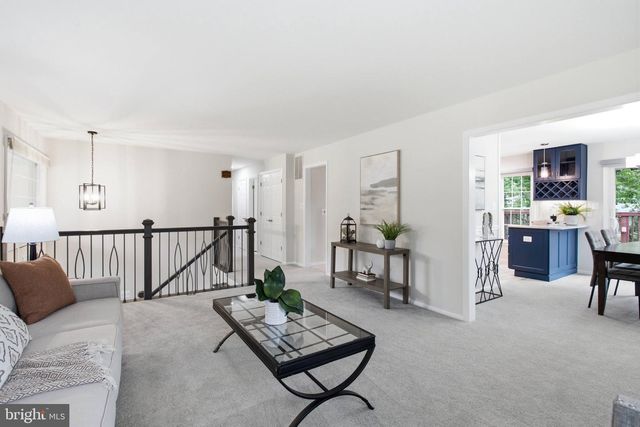 5018 PORTSMOUTH RD, Fairfax, VA 22032