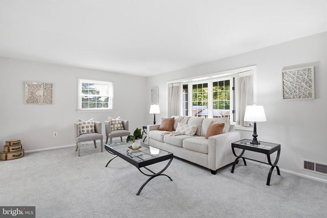 5018 PORTSMOUTH RD, Fairfax, VA 22032