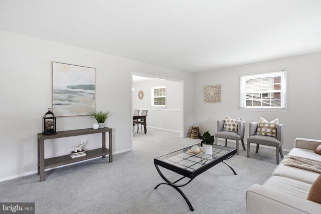 5018 PORTSMOUTH RD, Fairfax, VA 22032