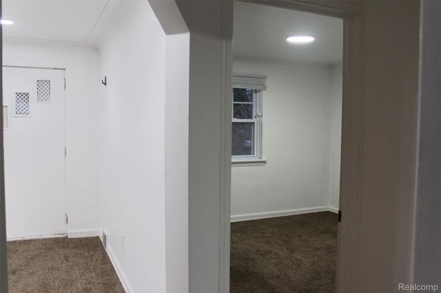 1253 Atkinson Avenue, Bloomfield Hills, MI 48302