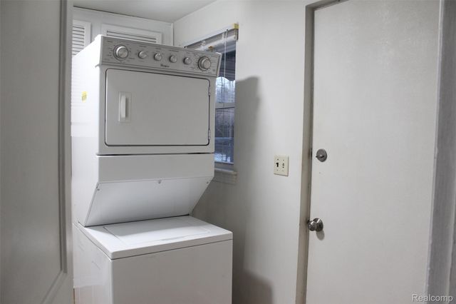 1253 Atkinson Avenue, Bloomfield Hills, MI 48302