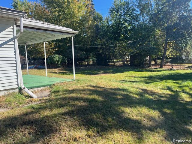 1253 Atkinson Avenue, Bloomfield Hills, MI 48302