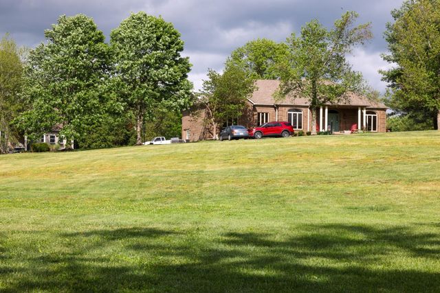 215 Paradise Camp Road, Harrodsburg, KY 40330