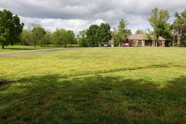 215 Paradise Camp Road, Harrodsburg, KY 40330