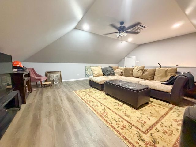 215 Paradise Camp Road, Harrodsburg, KY 40330